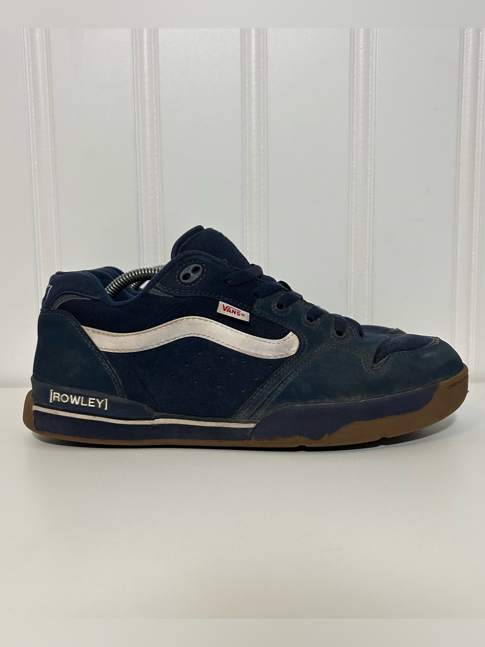 Vans Rowley Men’s Navy blue with White Stripe gum